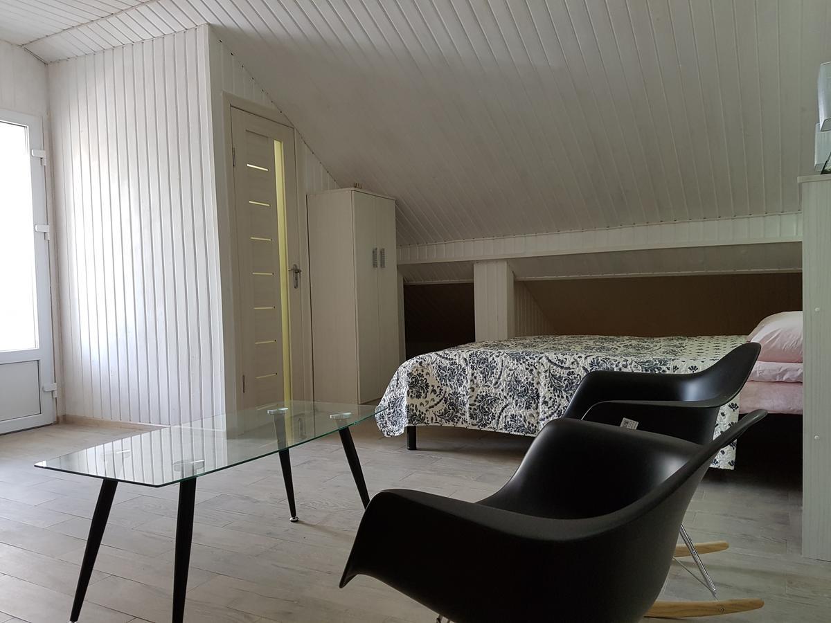 Apartments Like Hotel チェルニウツィー エクステリア 写真