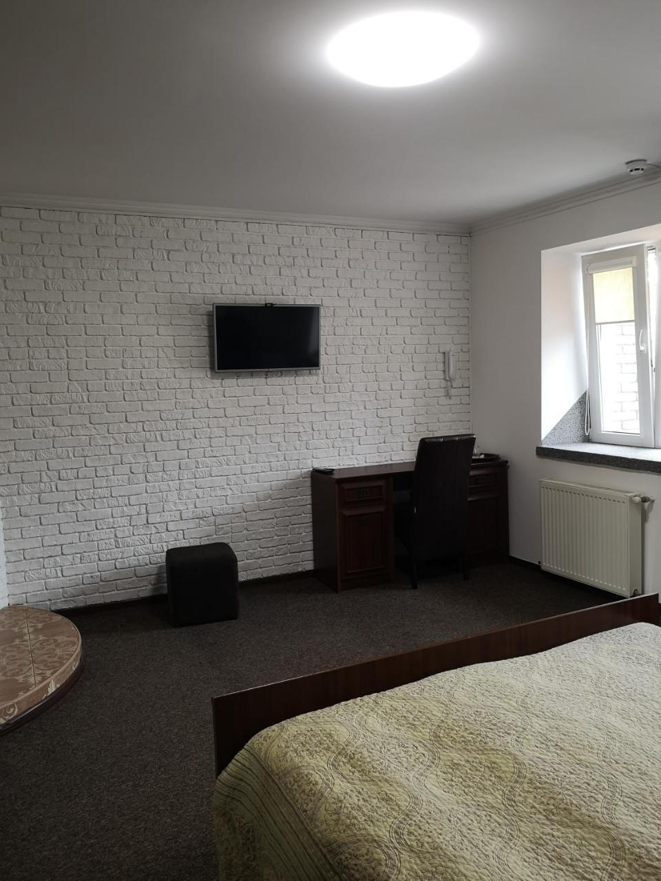 Apartments Like Hotel チェルニウツィー エクステリア 写真