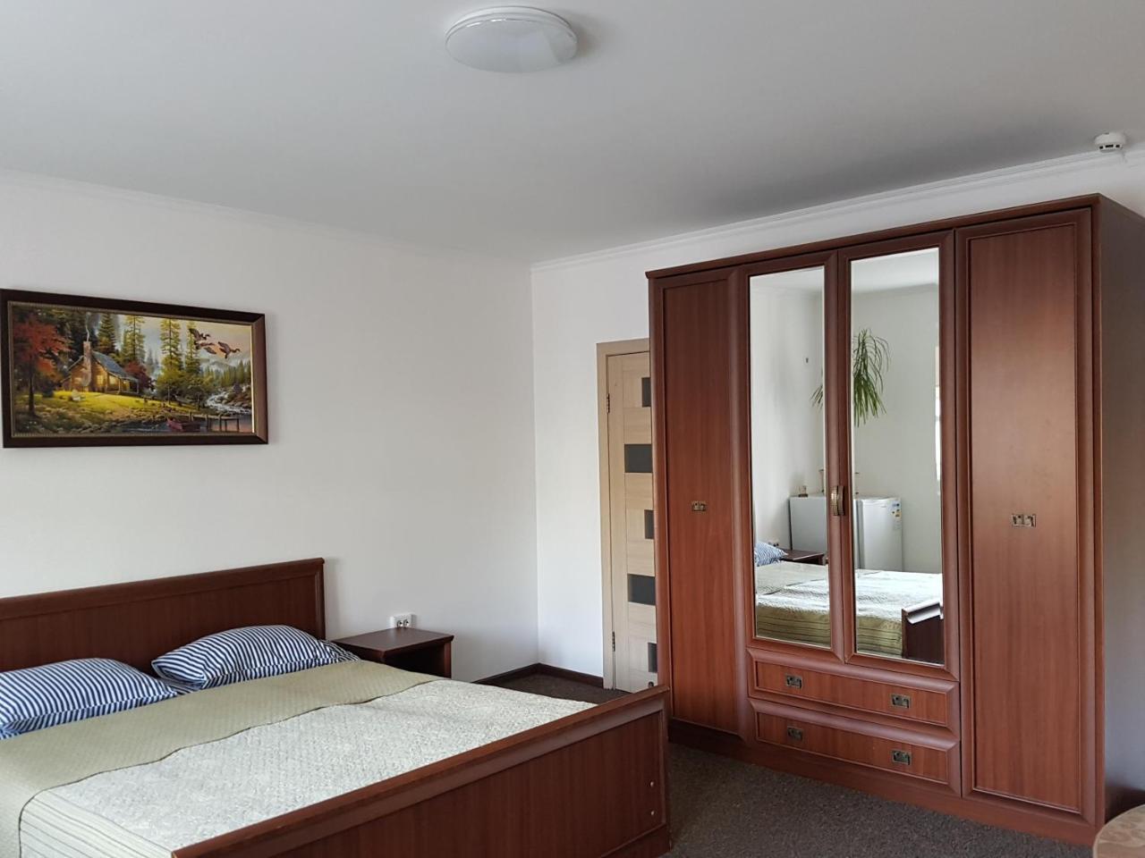 Apartments Like Hotel チェルニウツィー エクステリア 写真