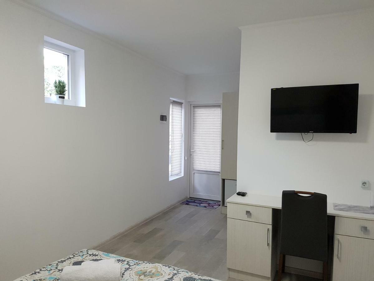 Apartments Like Hotel チェルニウツィー エクステリア 写真